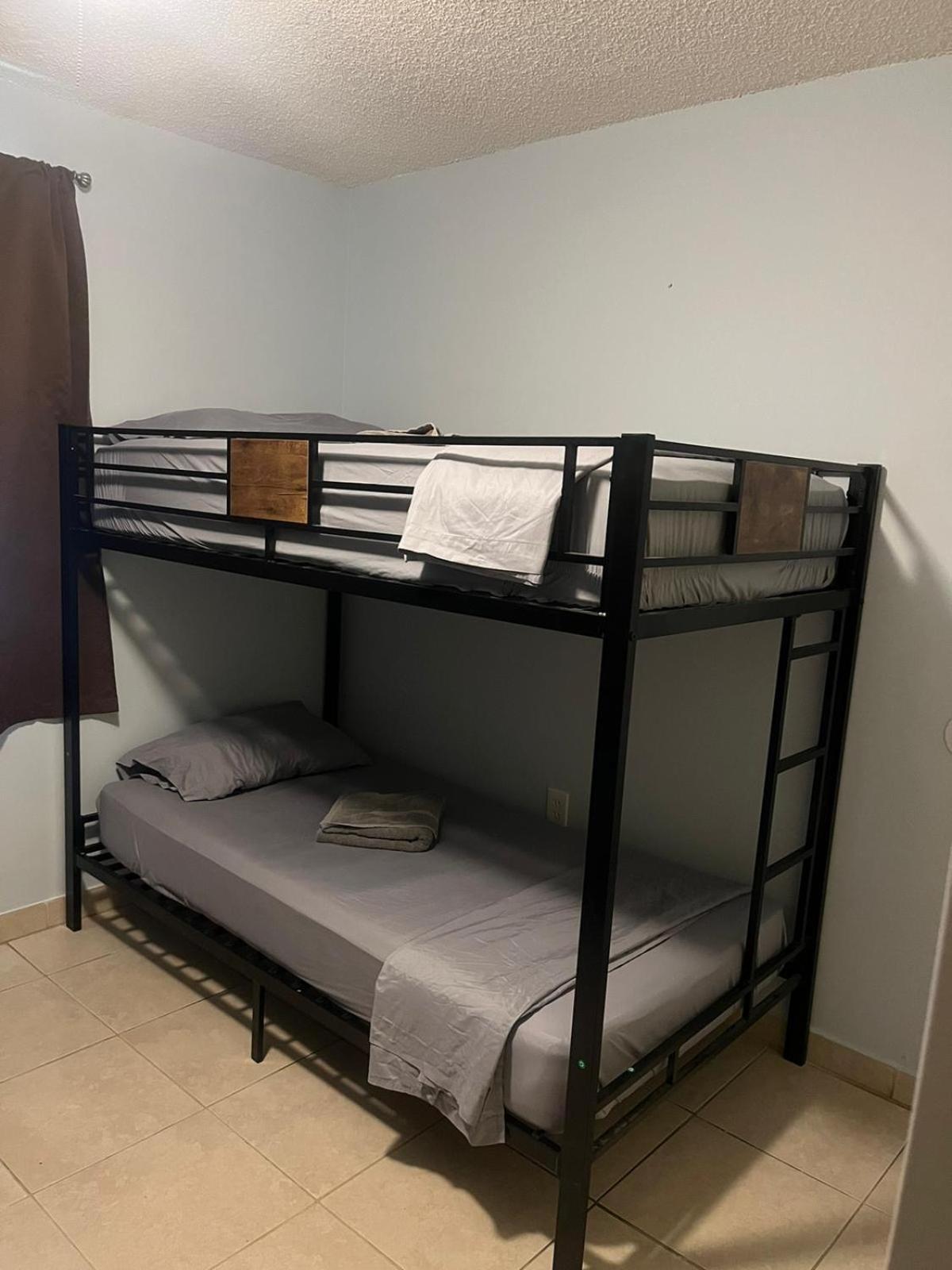 Beds & Sheets Downtown Hostel Miami Exterior photo