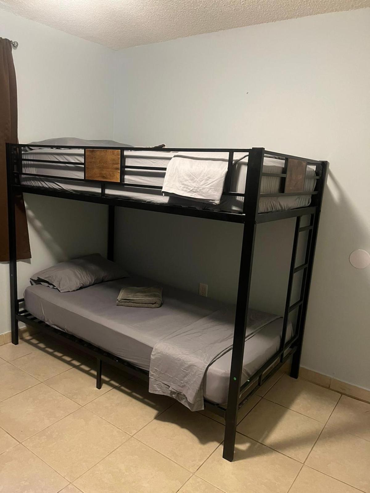 Beds & Sheets Downtown Hostel Miami Exterior photo